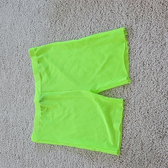 Mesh bright yellow shorts - Picture 1 of 3